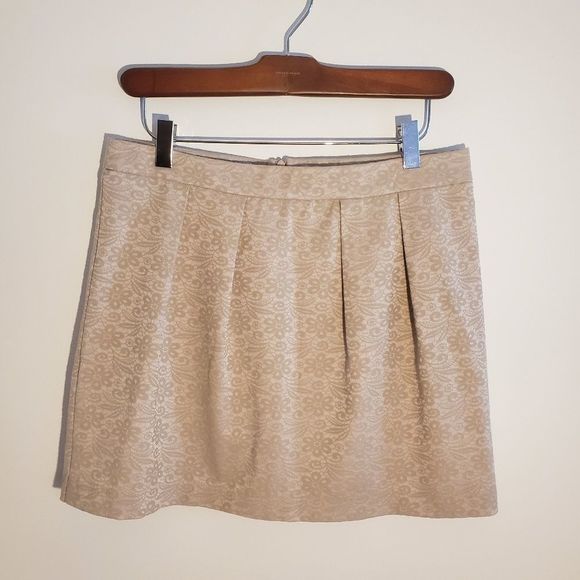 United Colors Of Benetton Dresses & Skirts - Stile Benetton textured tan skirt